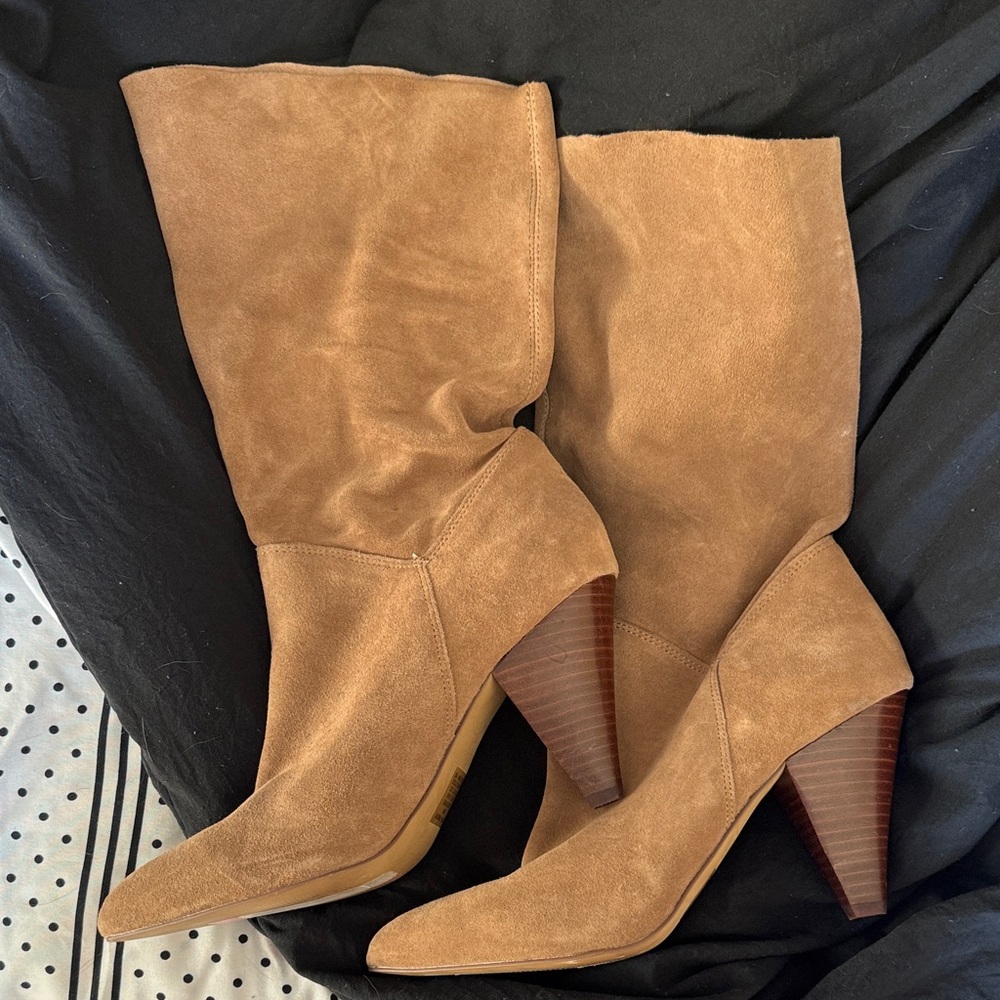 🎉🎉Never Worn - Tan Suede Mid Calf Boots